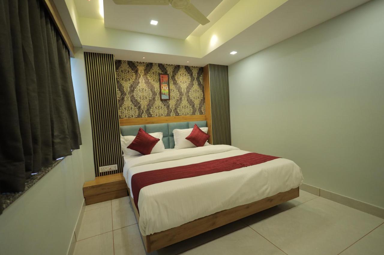 Hotel Rk Fortune Αχμπανταμπάντ Εξωτερικό φωτογραφία