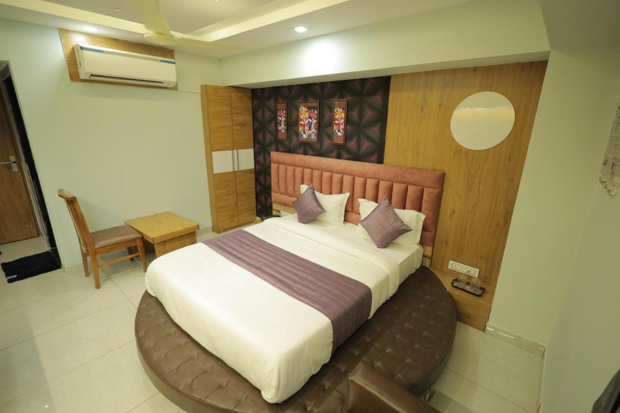 Hotel Rk Fortune Αχμπανταμπάντ Εξωτερικό φωτογραφία